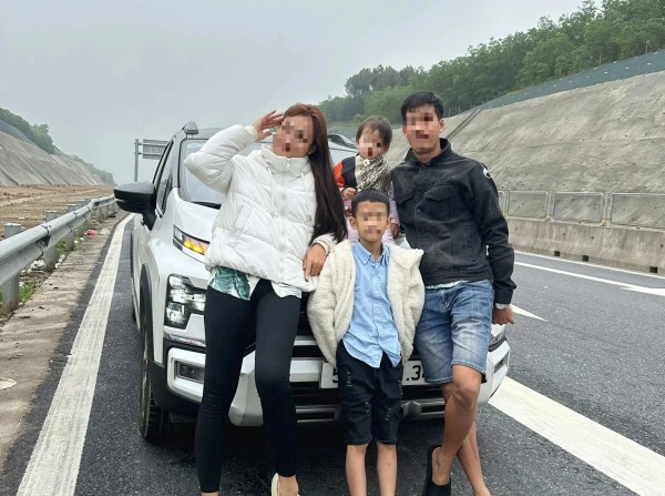 Mạo hiểm dừng xe 'check-in' trên cao tốc: Cái giá phải trả nặng cỡ nào?