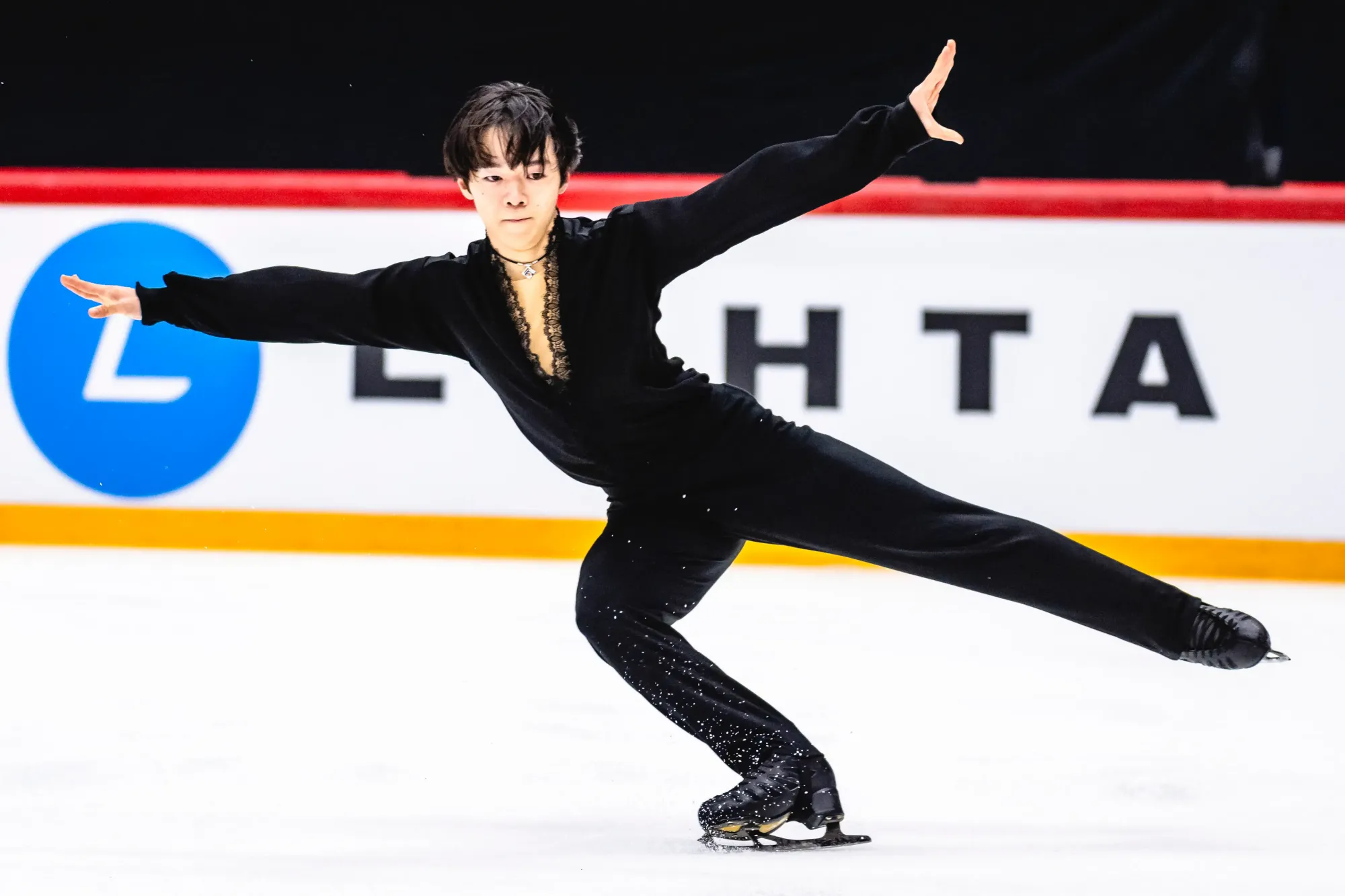 Những nam thần sân băng gây sốt tại Olympic 2026