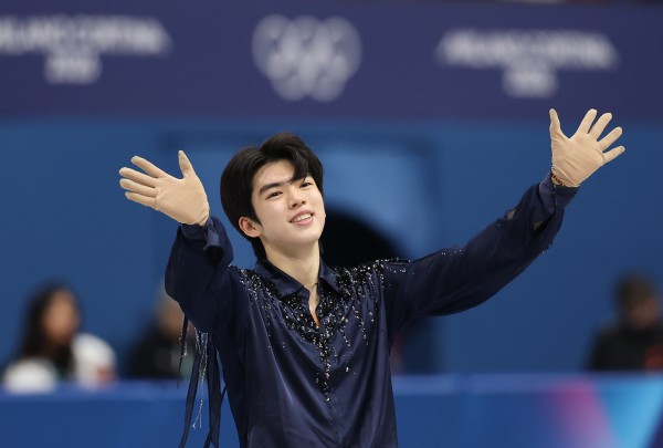 Những nam thần sân băng gây sốt tại Olympic 2026