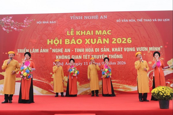 Đặc sắc Hội báo Xuân Bính Ngọ và Triển lãm ảnh tại Nghệ An