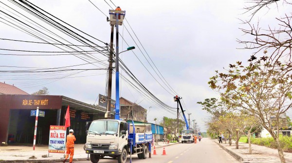 Điện lực Quảng Trị sẵn sàng phương án cung cấp điện dịp cao điểm Tết Nguyên đán Điện lực Quảng Trị sẵn sàng phương án cung cấp điện dịp cao điểm Tết Nguyên đán