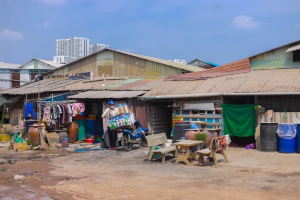 Tết lạ 'xóm chảy nước mắt' ở TP.HCM: Vì sao nhiều người bỏ nghề?