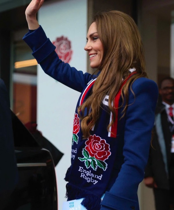 Bộ cánh "phá quy tắc" hoàng gia của vương phi Kate Middleton Bộ cánh "phá quy tắc" hoàng gia của vương phi Kate Middleton