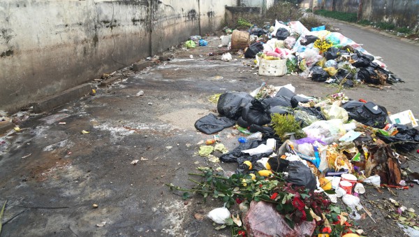 Rác thải chất thành đống ở các phường trung tâm Thanh Hóa