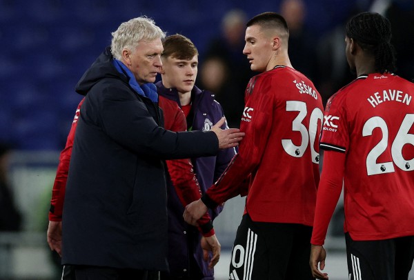 HLV Everton cay đắng thừa nhận M.U thắng may mắn, HLV Carrick ca ngợi hết lời 2 nhân vật đặc biệt