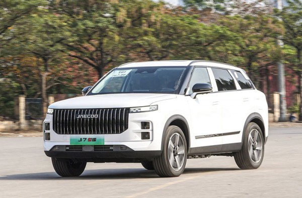 Xe hybrid cắm sạc “gây sốc” về mức độ “khát xăng” Xe hybrid cắm sạc “gây sốc” về mức độ “khát xăng”