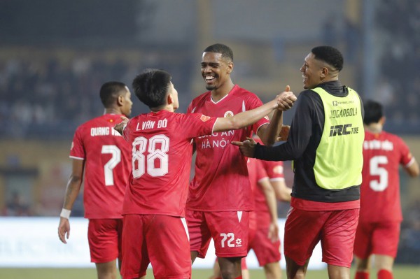 HLV Polking nói sự thật về Tampines Rovers, Văn Hậu phát biểu cực hay ‘CLB CAHN sẽ…’