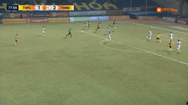 HLV Thanh Hóa cảm động nghẹn ngào vì học trò quả cảm, HLV Nam Định không trách cứ Xuân Son