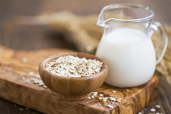 Làm đẹp từ gian bếp: Nuôi dưỡng làn da từ trong ra ngoài với yến mạch Làm đẹp từ gian bếp: Nuôi dưỡng làn da từ trong ra ngoài với yến mạch