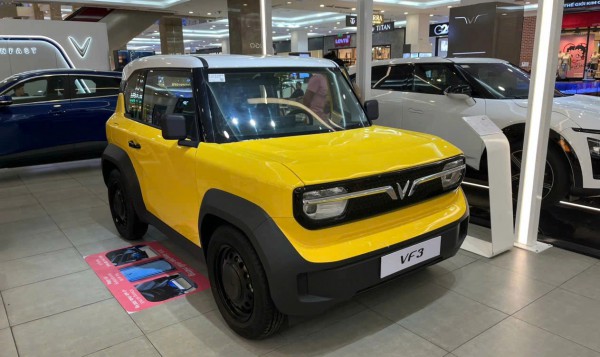 Ô tô cỡ nhỏ máy xăng đánh mất thị phần vào tay xe điện Ô tô cỡ nhỏ máy xăng đánh mất thị phần vào tay xe điện