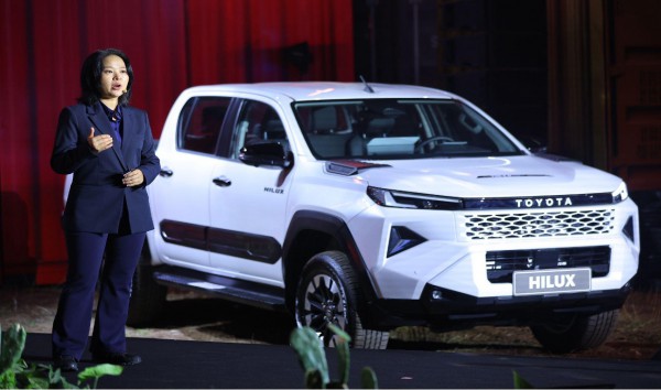 Phân khúc bán tải nổi sóng khi Toyota trình làng Hilux thế hệ thứ 9
