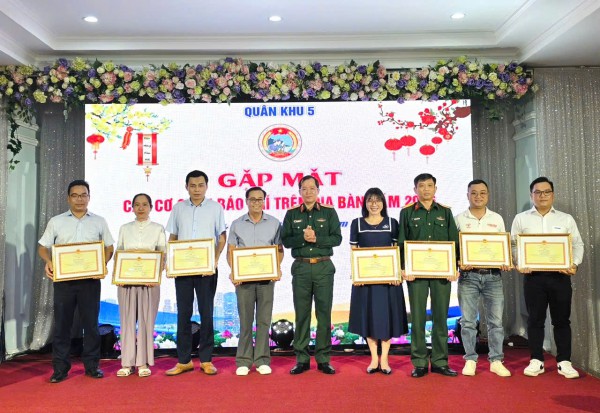 Quân khu 5: Những thước phim giữa dòng lũ đã khắc họa trọn vẹn tình quân dân