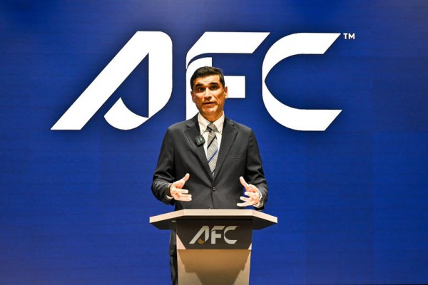 Sếp lớn AFC đích thân ra tay tái thiết FAM, báo chí Malaysia ví von ‘cha đang cứu con’