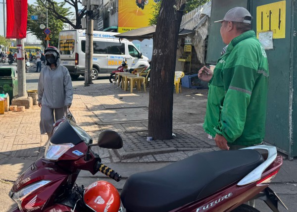 Xe ôm và 'bão' xe công nghệ ở TP.HCM: 'Nghề này, đời mình chịu là đủ rồi' Xe ôm và 'bão' xe công nghệ ở TP.HCM: 'Nghề này, đời mình chịu là đủ rồi'