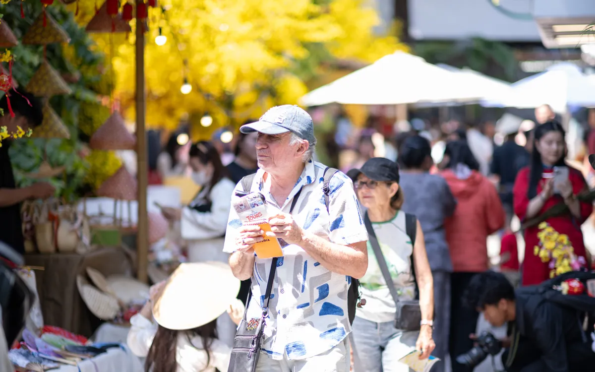 Ngành du lịch Việt Nam ghi nhận tín hiệu tăng trưởng mạnh mẽ khi lượng khách quốc tế đạt gần 2,5 triệu lượt trong tháng 1-2026.