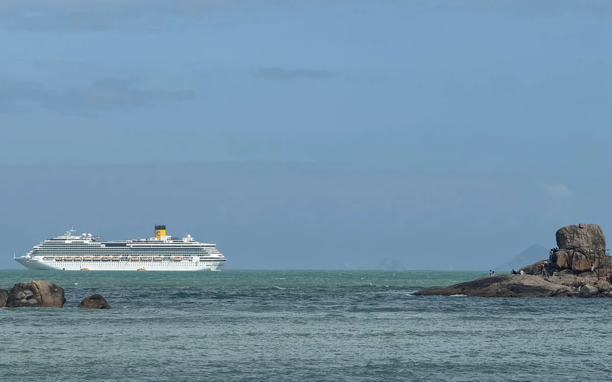 Tàu Costa Serena đưa hơn 3.500 khách quốc tế đến Nha Trang.