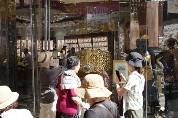 Chợ vàng Dubai tấp nập khách du lịch Chợ vàng Dubai tấp nập khách du lịch