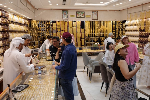 Chợ vàng Dubai tấp nập khách du lịch Chợ vàng Dubai tấp nập khách du lịch