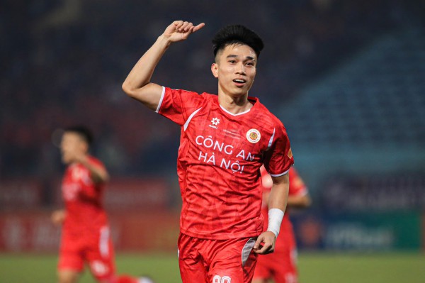 Lịch thi đấu V-League mới nhất: 'Nín thở' chờ địa chấn HAGL, HLV Kewell khó thắng Popov