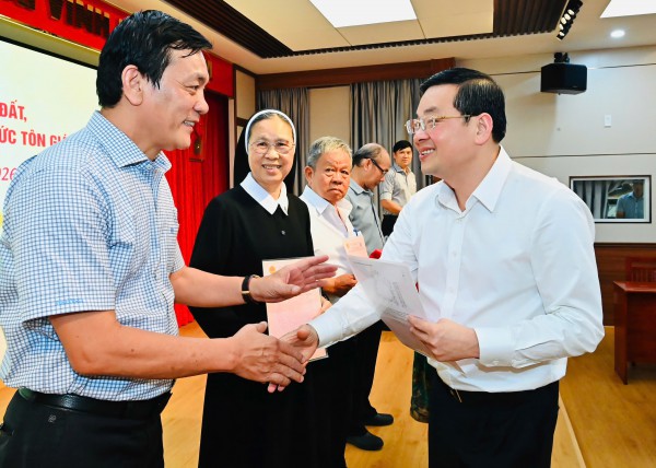 Ông Nguyễn Toàn Thắng: Tập trung gỡ vướng để cấp sổ hồng cho người mua nhà Ông Nguyễn Toàn Thắng: Tập trung gỡ vướng để cấp sổ hồng cho người mua nhà