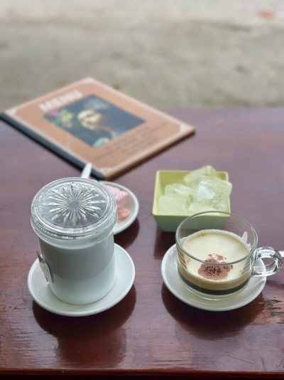 pho-co-bao-vinh-thuong-cang-sam-uat-cua-hue-xua