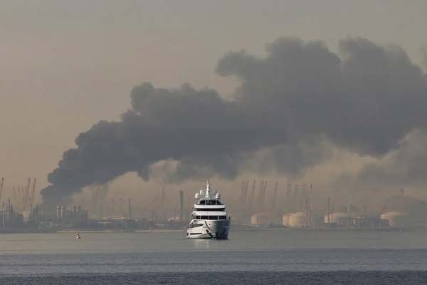 Du khách kể chuyện 'không thể nào quên' khi mắc kẹt ở Dubai vì bom đạn