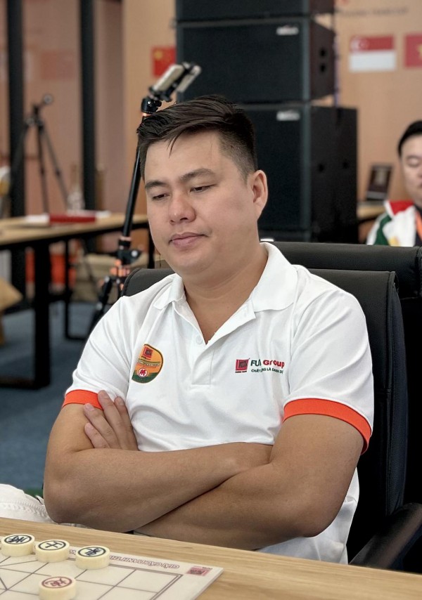 Lại Lý Huynh cầm hòa thần đồng cờ tướng Trung Quốc ở Ngũ Dương Bôi, chia nhau ngôi nhất nhì bảng Lại Lý Huynh cầm hòa thần đồng cờ tướng Trung Quốc ở Ngũ Dương Bôi, chia nhau ngôi nhất nhì bảng