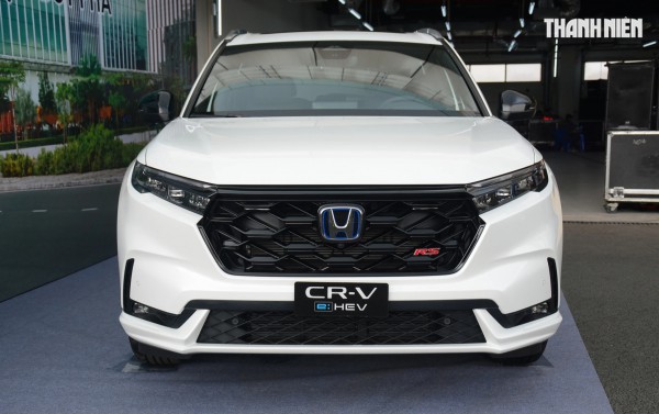 Vì sao ô tô hybrid không cần làm 'nóng máy' trước khi vận hành?
