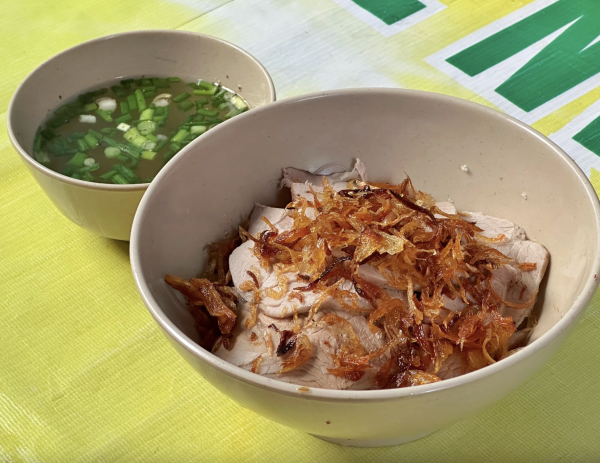 TP.HCM có quán ăn kỳ lạ: Hủ tiếu, cơm gà, nước uống thả dây có '1-0-2' TP.HCM có quán ăn kỳ lạ: Hủ tiếu, cơm gà, nước uống thả dây có '1-0-2'