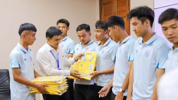 Hiệu trưởng Trường ĐH Quy Nhơn 'truyền lửa' trước VCK TNSV THACO cup 2026