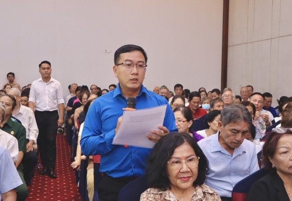 Bí thư Thành ủy TP.HCM: Mua nhà ở xã hội ‘khó bằng trời’, phải gỡ vướng