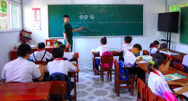 Bộ đội biên phòng Cà Mau gắn bảo vệ chủ quyền biển với sinh kế ngư dân