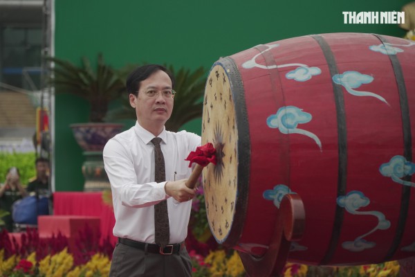 Khoảnh khắc xúc động hơn 4.400 tân binh ở Vĩnh Long lên đường nhập ngũ