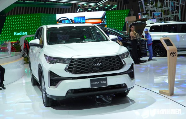 5 mẫu xe hybrid tự sạc tiết kiệm xăng nhất Việt Nam