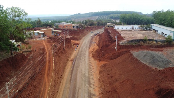 Vụ nhà dân chênh vênh bên mép vực sâu: Đơn vị nào thẩm định, phê duyệt, điều chỉnh thiết kế?