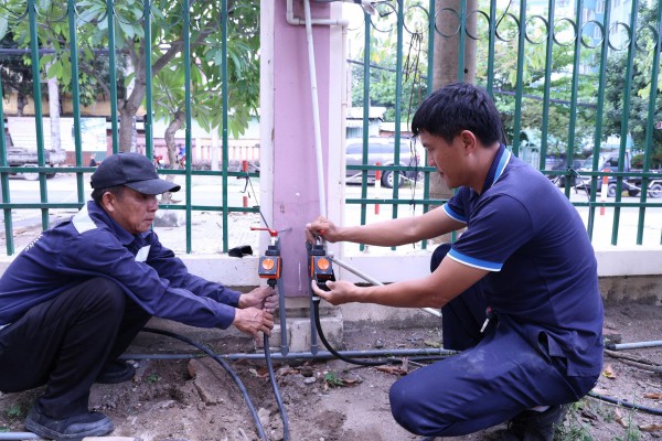 SAWACO lắp trụ nước uống miễn phí ở đài tưởng niệm sau kiến nghị của cử tri