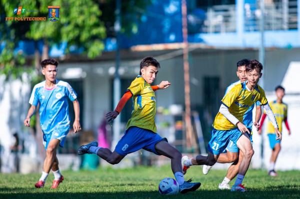 Cựu thủ môn từng dự U.20 World Cup lần đầu làm thầy ở giải sinh viên