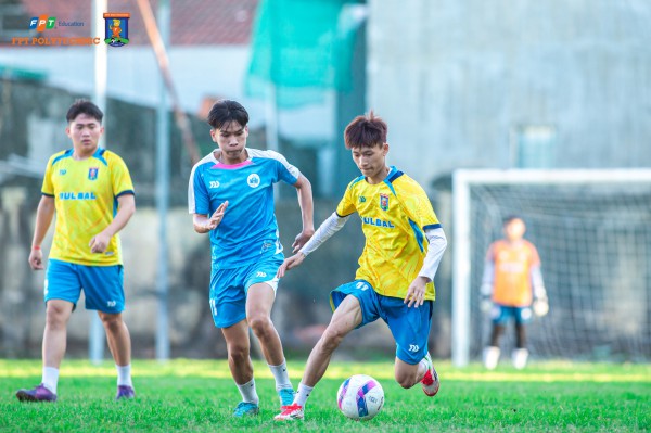 Cựu thủ môn từng dự U.20 World Cup lần đầu làm thầy ở giải sinh viên