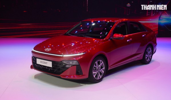 Nhiều mẫu ô tô mới đời cũ tồn kho giảm giá cả trăm triệu đồng