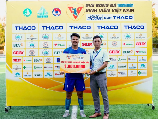 'Người nhện' của Trường ĐH Sư phạm TP.HCM: Thần tượng thủ môn Trung Kiên, bắt bóng như De Gea