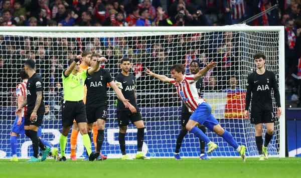 Vòng 16 đội Champions League: Liverpool và Tottenham thua 'thảm họa', Bayern Munich thắng đậm đến khó tin