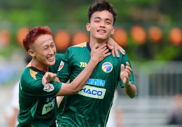 Tiền đạo của đội bóng sông Hàn: Từng mất ngủ vì lỡ hẹn vô địch, quyết đòi nợ Tiền đạo của đội bóng sông Hàn: Từng mất ngủ vì lỡ hẹn vô địch, quyết đòi nợ