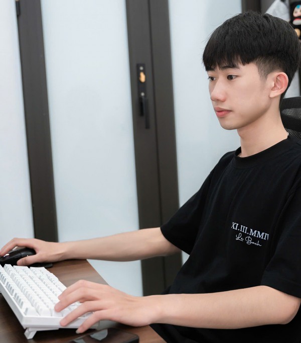 Chủ tài khoản Threads không avatar, không đăng bài nhưng có hơn 50.000 người theo dõi