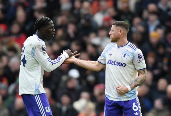 VAR gây tranh cãi, M.U đánh bại Aston Villa trận 'đại chiến' tốp 3