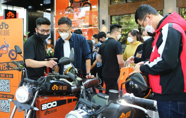 Nhu cầu tăng đột biến, mua xe máy điện không bị “chặt chém” như xe máy xăng Nhu cầu tăng đột biến, mua xe máy điện không bị “chặt chém” như xe máy xăng