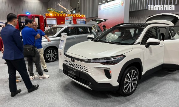 Ô tô hybrid hút khách bất chấp sức mua giảm, xe Toyota bán chạy nhất