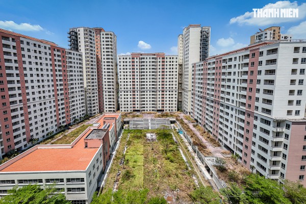 Cận cảnh khu căn hộ nghìn tỉ xuống cấp ở Thủ Thiêm chuẩn bị đấu giá