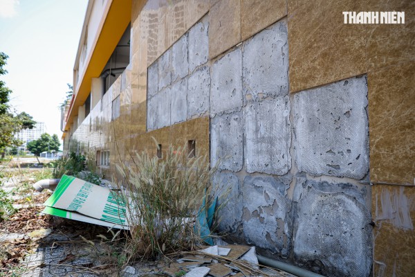 Cận cảnh khu căn hộ nghìn tỉ xuống cấp ở Thủ Thiêm chuẩn bị đấu giá