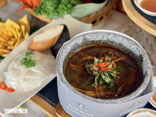 Bún quậy, bún cá cay vào khách sạn 5 sao TP.HCM: Món quê vẫn giữ vị quen