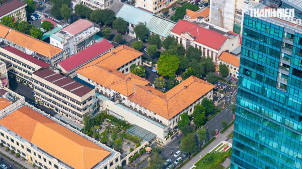 Tòa nhà 162 năm tuổi giữa trung tâm TP.HCM, cổ hơn nhà thờ Đức Bà